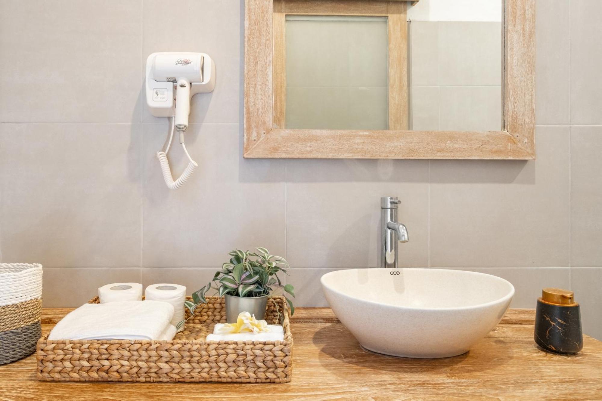 ☆ Villa Larissa ☆ Seminyak 2BR Pool Kuta Petitenget Bagian luar foto